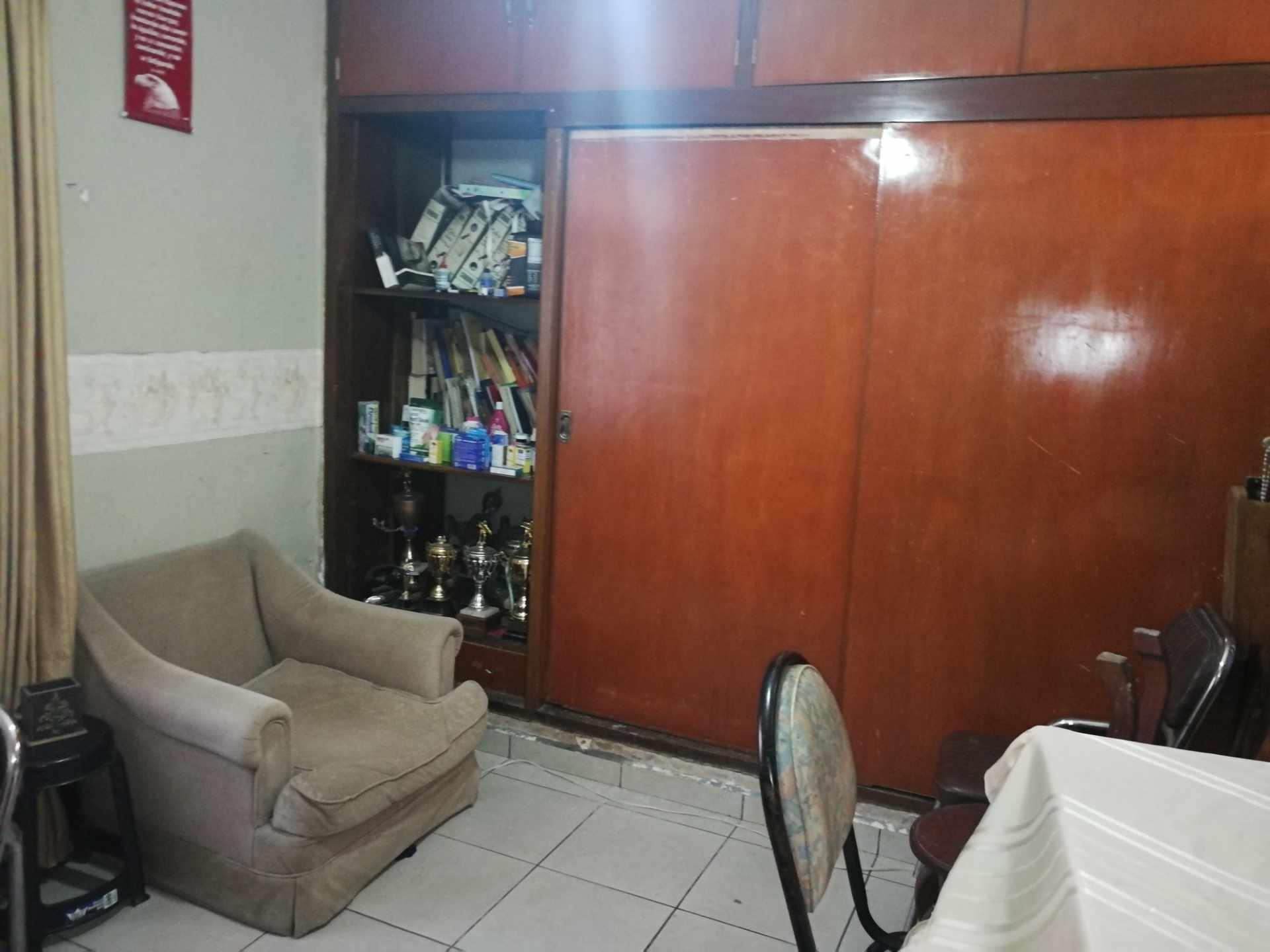Casa en VentaZona entre  Av. Guapay y Av. Virgen de Cotoca cerca del SEGIP 5 dormitorios 5 baños 2 parqueos Foto 41