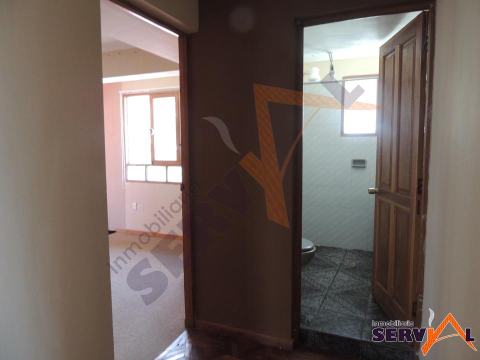 Departamento en Aranjuez en Cochabamba 3 dormitorios 2 baños 1 parqueos Foto 6