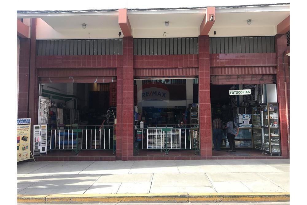 Local comercial en VentaCalle Bolívar entre Lanza y Antezana Foto 1