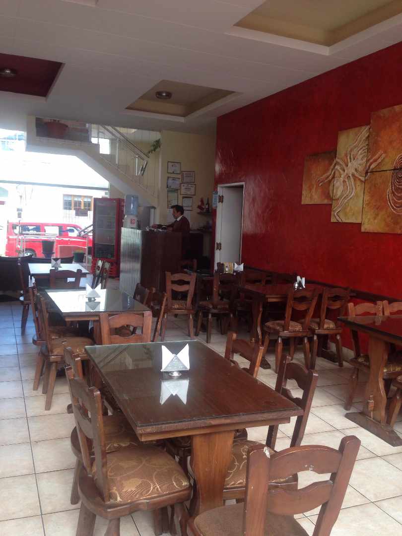 Local comercial en San Miguel en La Paz  3 baños  Foto 1