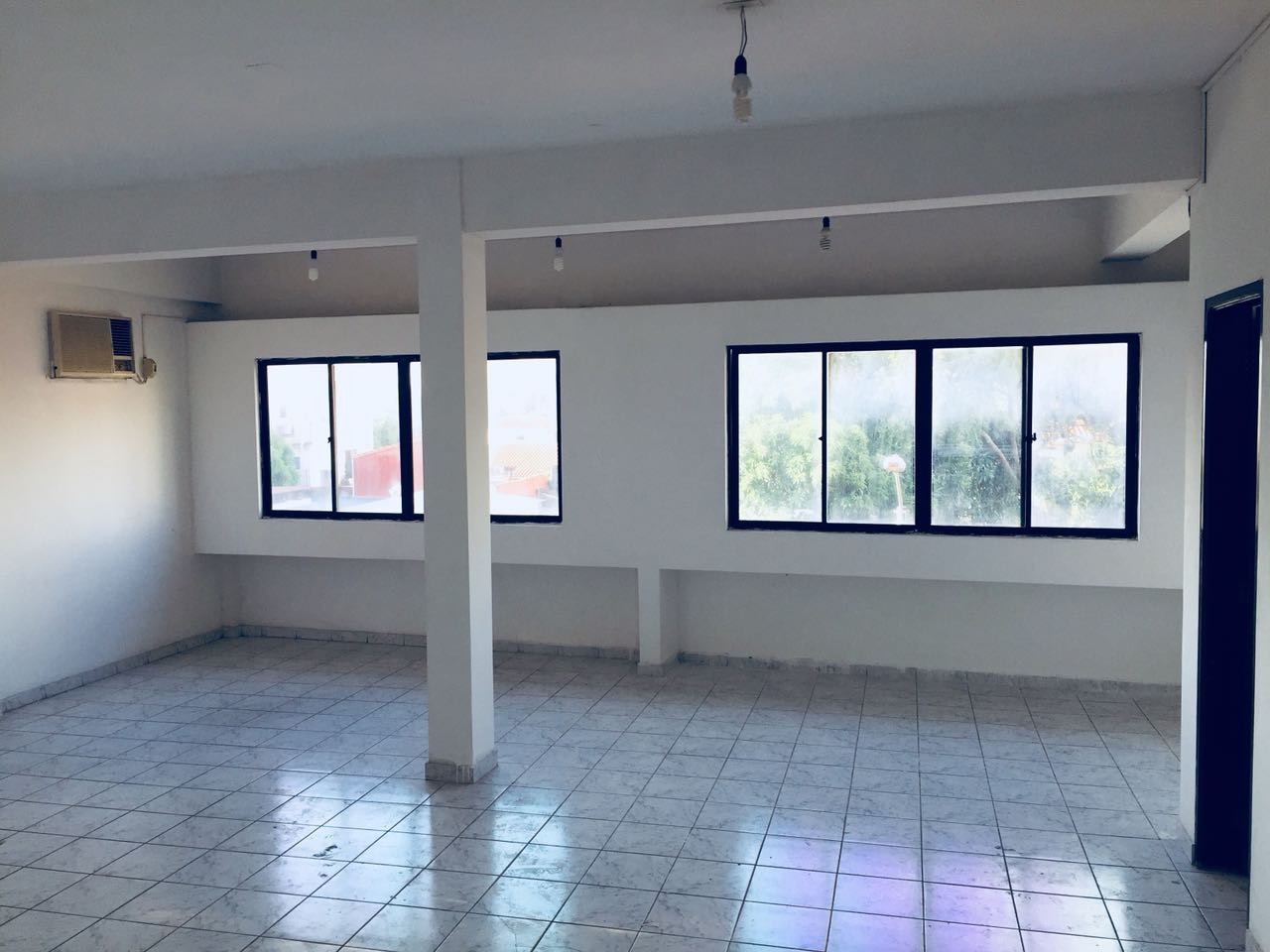 Oficina Calle Warnes Foto 2