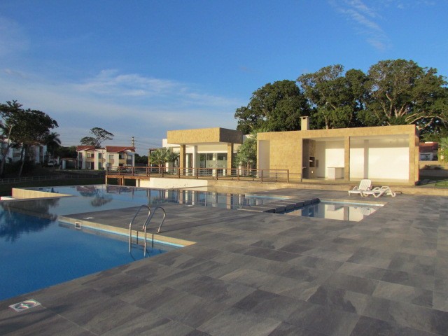 Casa en VentaURUBO – COND. LOS PARQUES II 3 dormitorios 4 baños 3 parqueos Foto 14