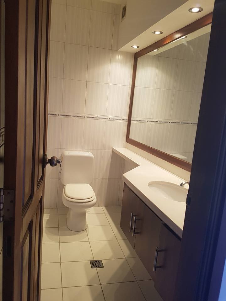 Casa en Entre 2do y 3er anillo Sur en Santa Cruz de la Sierra 3 dormitorios 3 baños 2 parqueos Foto 3