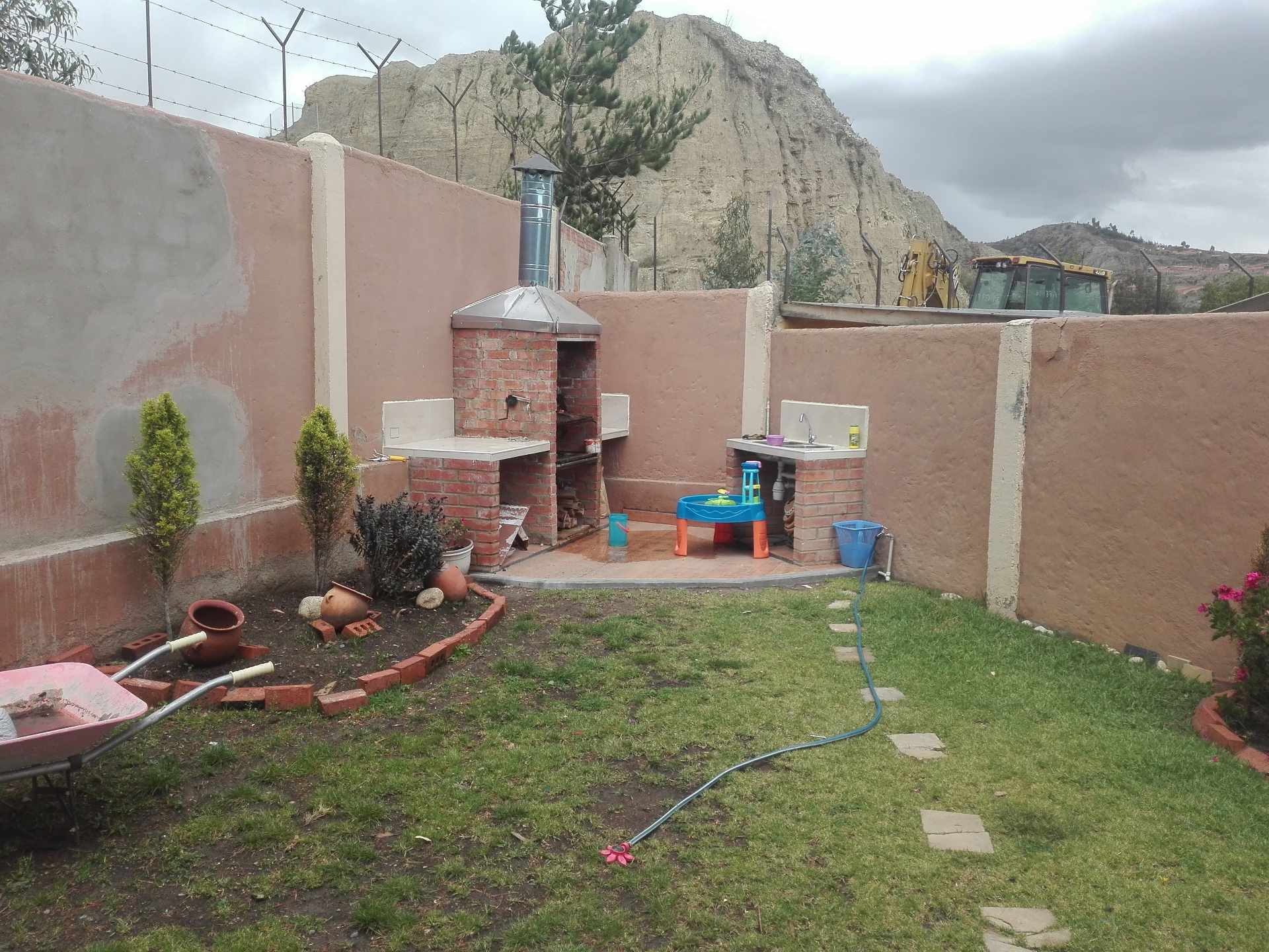 Casa en Alto Irpavi en La Paz 4 dormitorios 4 baños 1 parqueos Foto 3