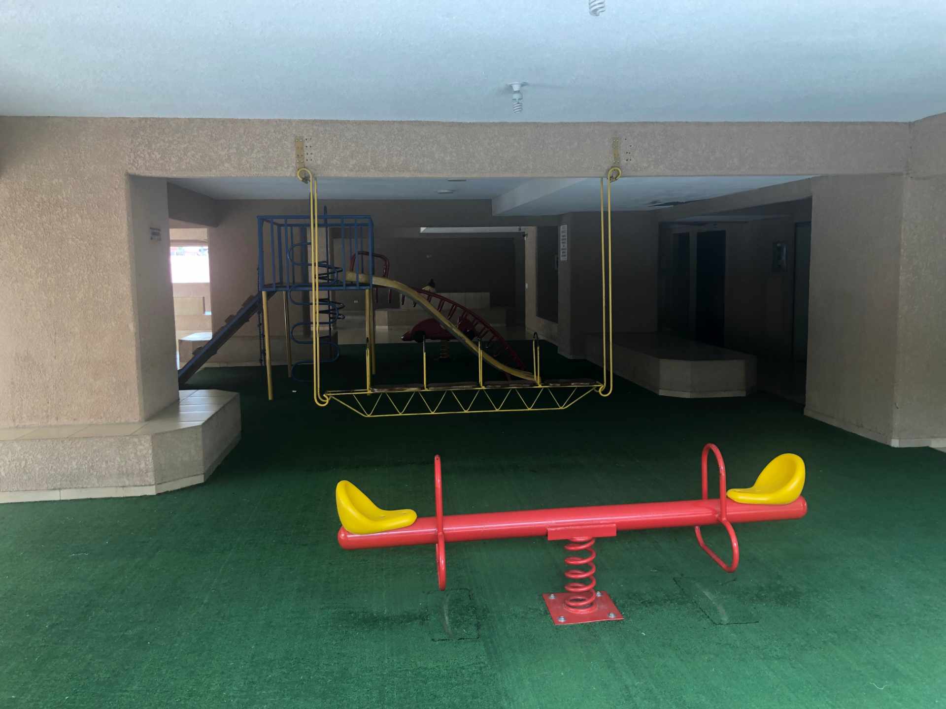 Departamento en VentaCondominio La Casona [2do. Anillo, frente a Colegio La Salle], Departamento de 1 dormitorio en venta con parqueo. [76.000$us.] 1 dormitorios 1 baños 1 parqueos Foto 10