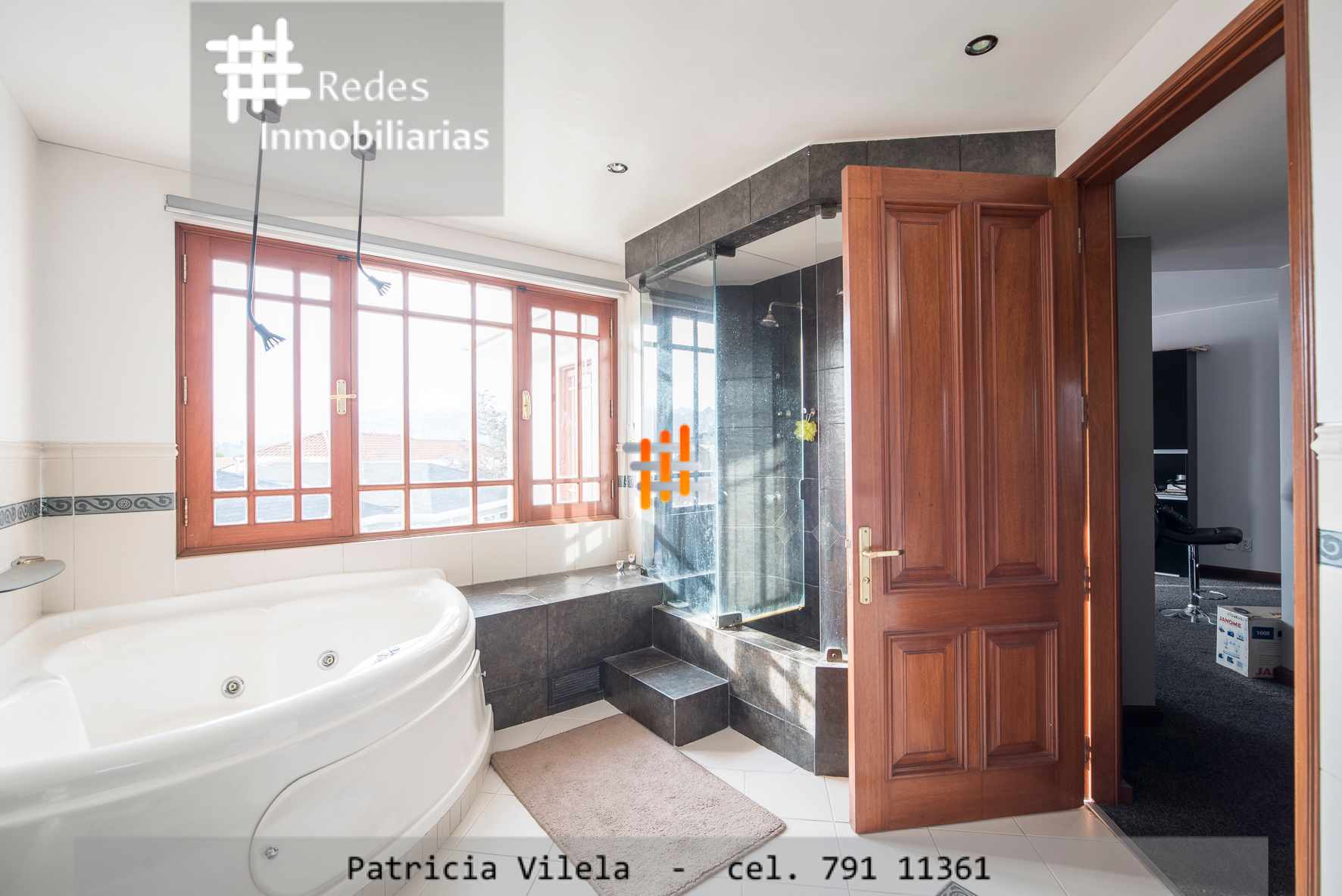 Casa en Auquisamaña en La Paz 4 dormitorios 7 baños 4 parqueos Foto 3