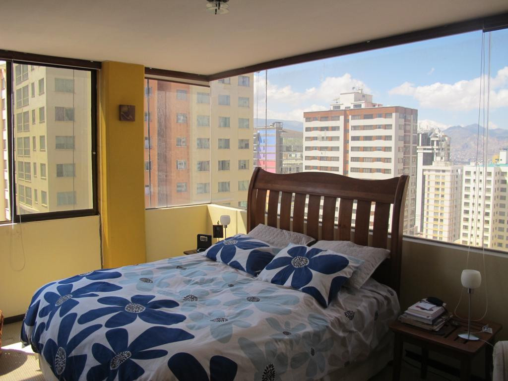 Departamento en Sopocachi en La Paz 3 dormitorios 4 baños  Foto 3