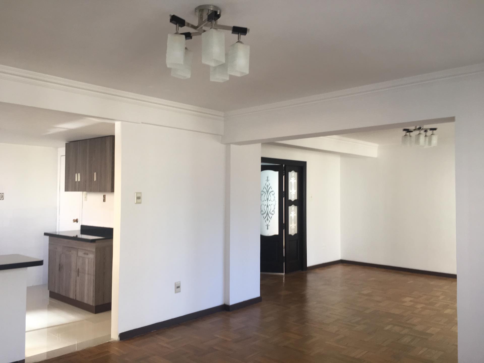 Departamento en Sopocachi en La Paz 4 dormitorios 4 baños  Foto 13