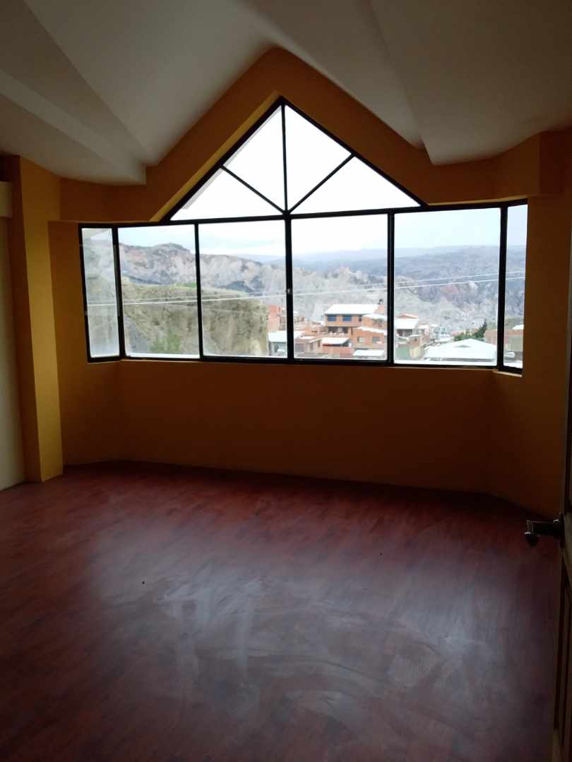 Casa en Alto Irpavi en La Paz 3 dormitorios 2 baños 3 parqueos Foto 4