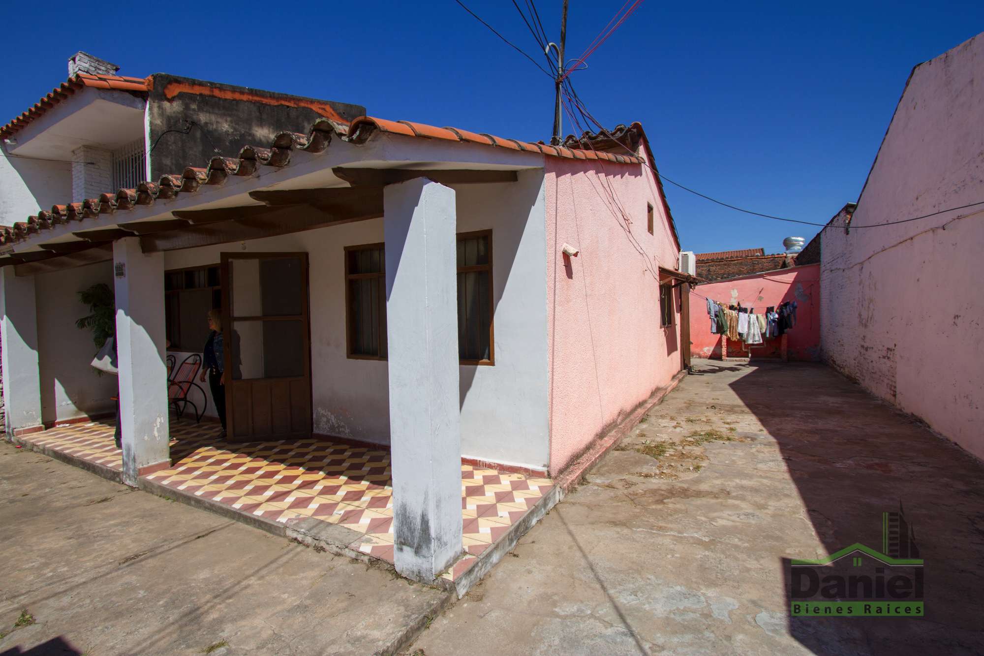 Casa en VentaSanta Cruz de la Sierra, Bolivia 3 dormitorios 2 baños 3 parqueos Foto 6