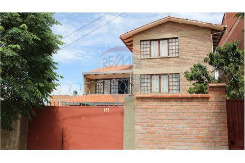 Casa en Mayorazgo en Cochabamba 13 dormitorios 2 baños 3 parqueos Foto 4