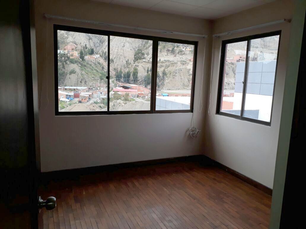 Departamento en AnticréticoIrpavi, calle 16A Edificio Excelsior 2 dormitorios 1 baños  Foto 1