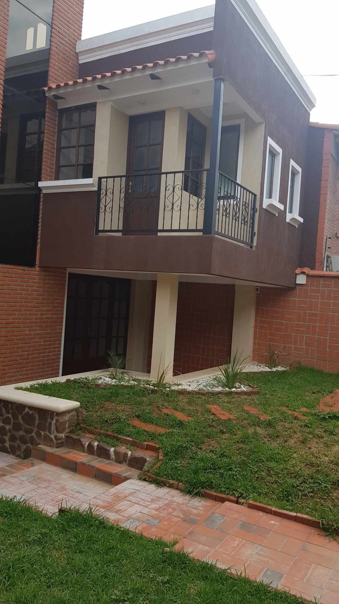 Casa en Aranjuez en Cochabamba 4 dormitorios 5 baños 2 parqueos Foto 11
