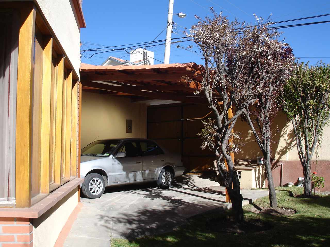 Casa en AlquilerRosendo Reyes 115 - Entre 26 y 27 - Cota Cota 4 dormitorios 4 baños 2 parqueos Foto 9