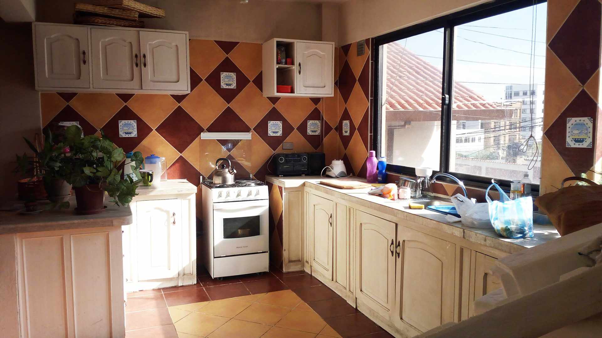 Departamento en Tupuraya en Cochabamba 3 dormitorios 3 baños 2 parqueos Foto 1