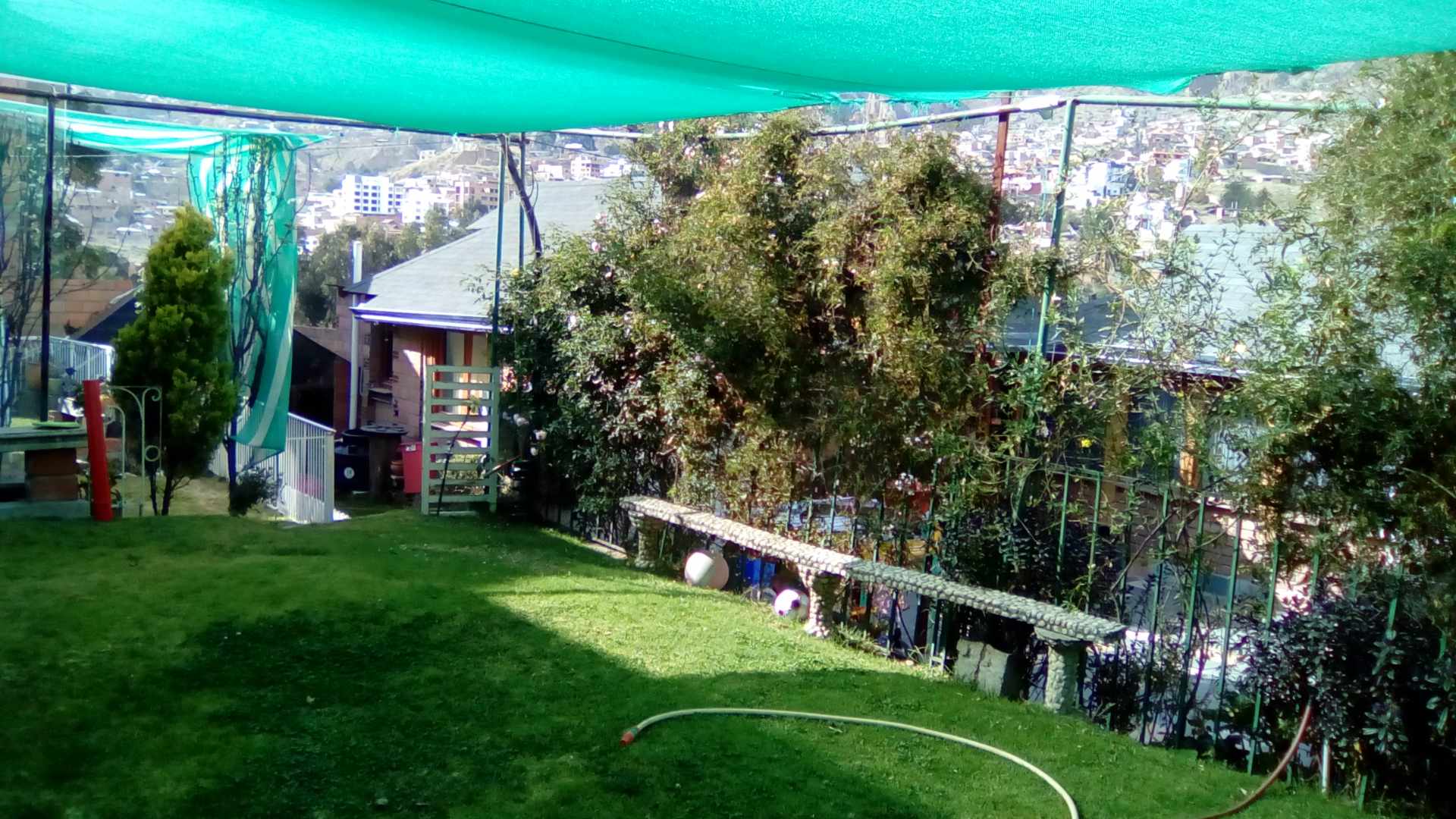 Terreno en Cota Cota en La Paz    Foto 1