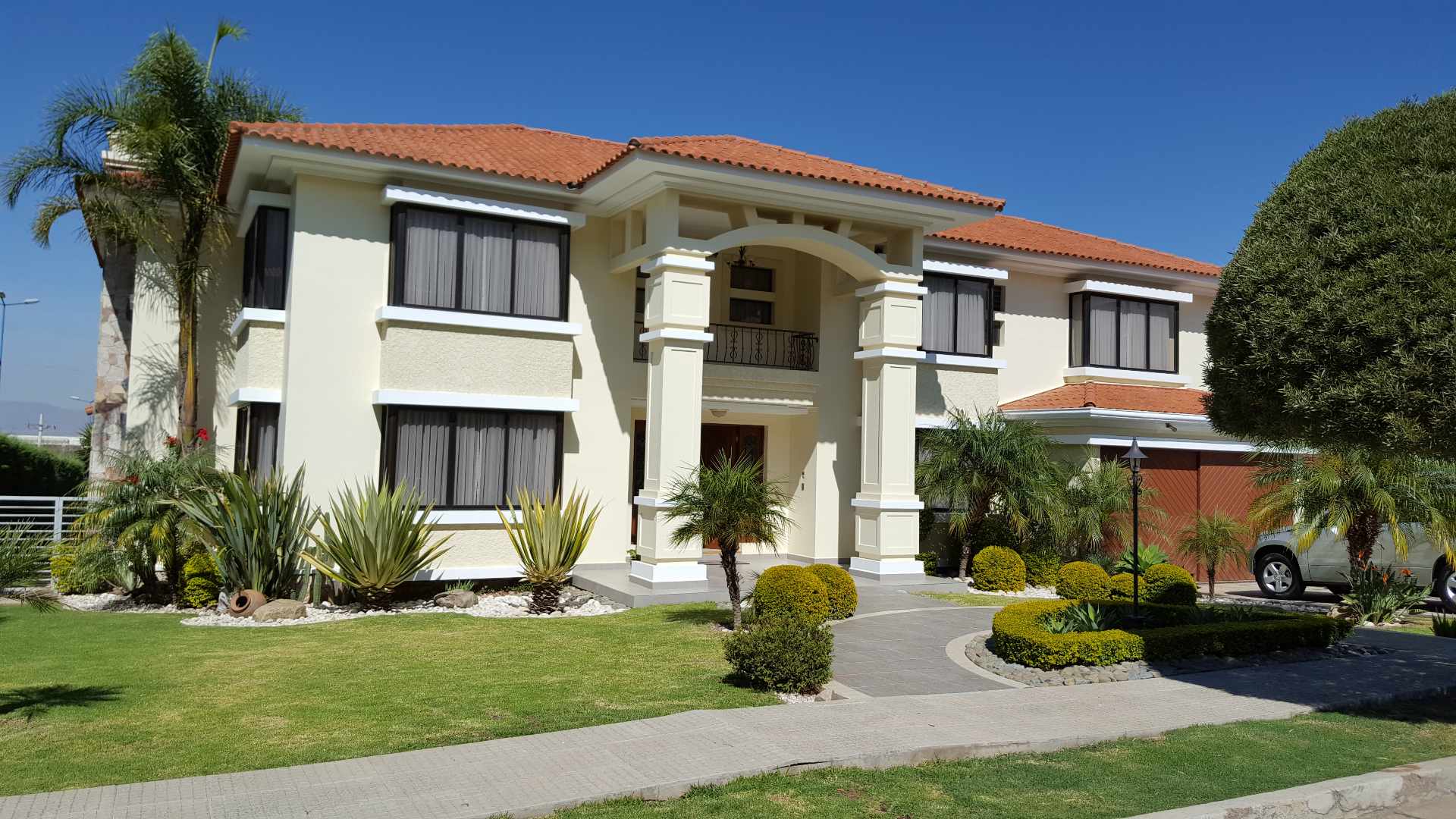 Casa en Condebamba en Cochabamba 4 dormitorios 7 baños 5 parqueos Foto 1