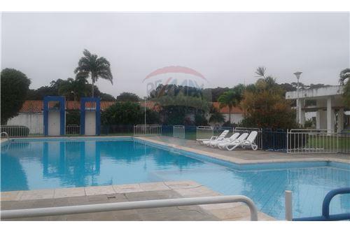 Departamento en Entre 2do y 3er anillo Oeste en Santa Cruz de la Sierra  2 baños  Foto 12