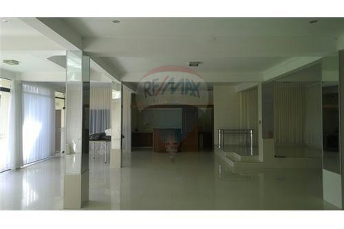 Local comercial en AlquilerAv. Circunvalación casi Av. Melchor Urquidi Foto 15