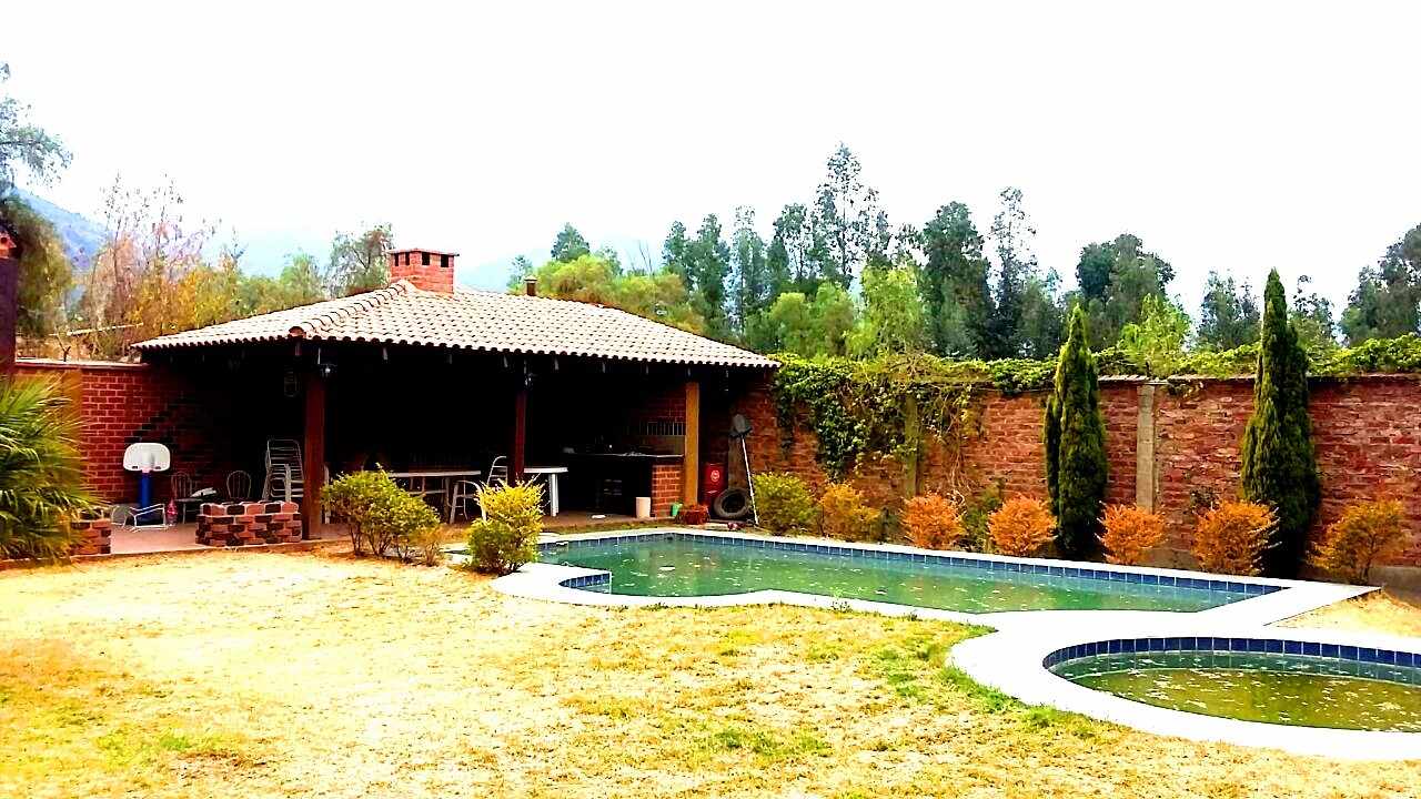 Casa en Tiquipaya en Cochabamba 3 dormitorios 5 baños 6 parqueos Foto 9