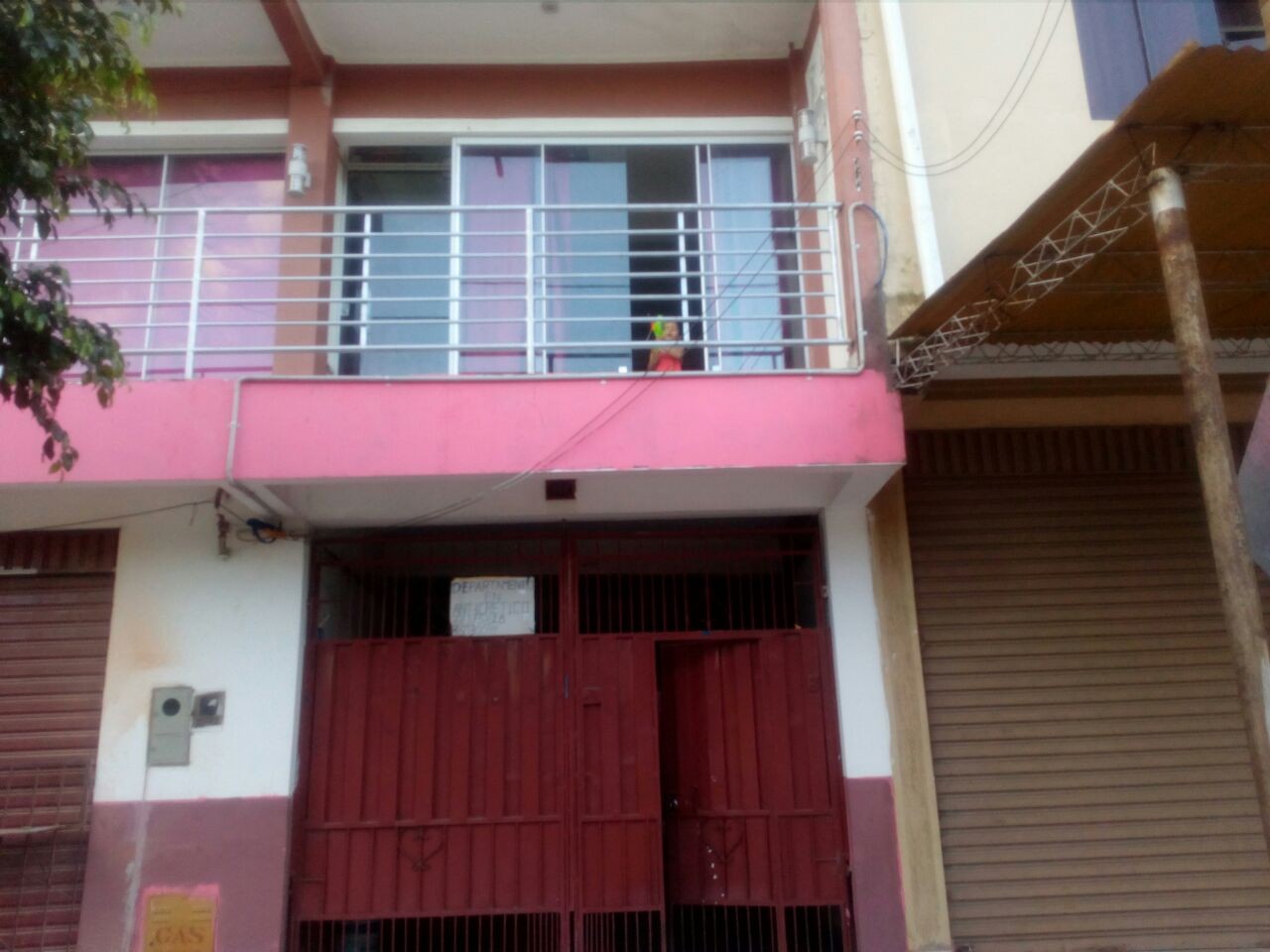 Casa en VentaAv. Las Delicias esquina Jacinto Delfin 9 dormitorios 3 baños 1 parqueos Foto 1