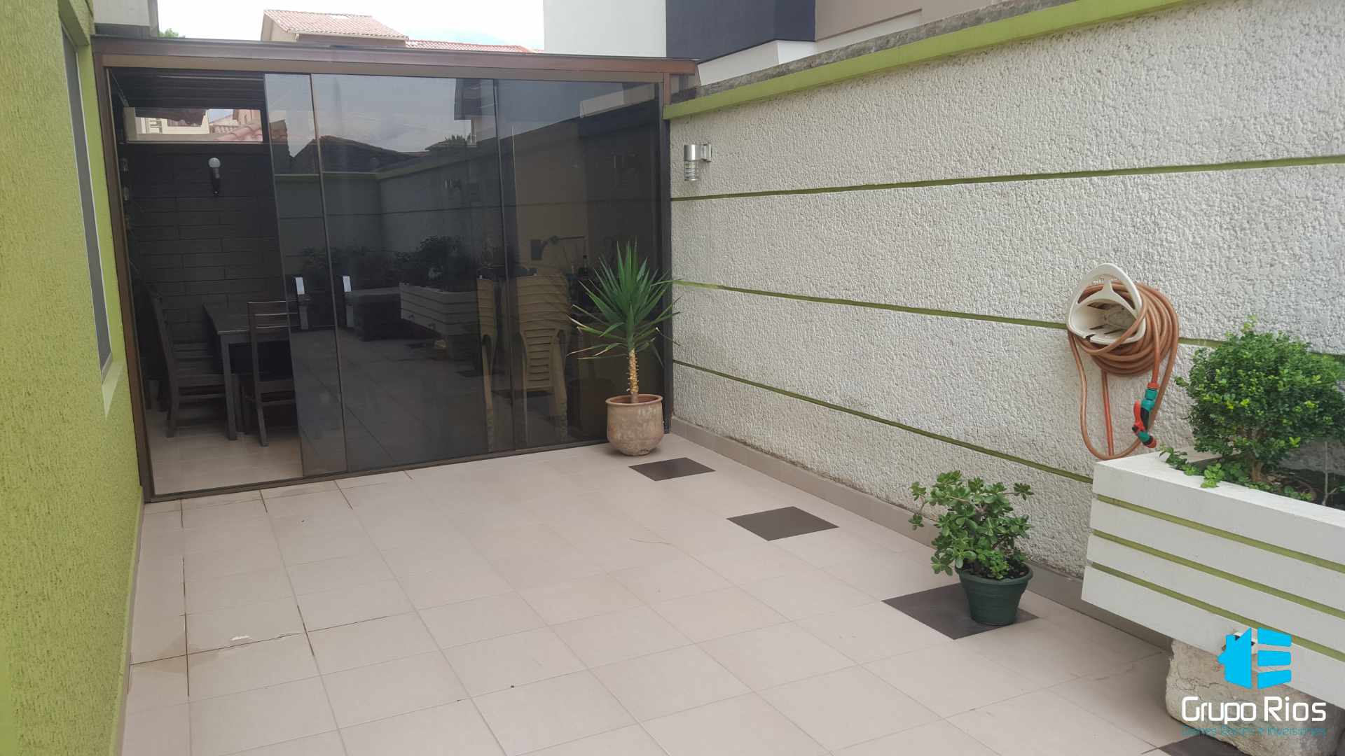 Departamento en VentaCalle irigoyen casi juan de la rosa 3 dormitorios 3 baños 2 parqueos Foto 8