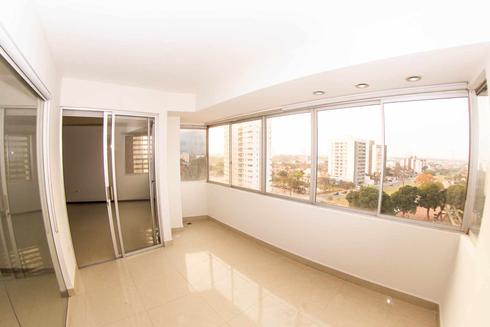 Departamento en VentaAv. Beni 4°anillo. Condominio Jade Foto 8