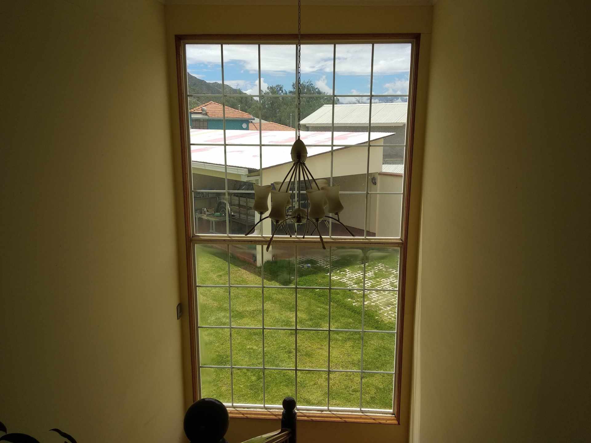 Casa en Mecapaca en La Paz 4 dormitorios 3 baños 6 parqueos Foto 2