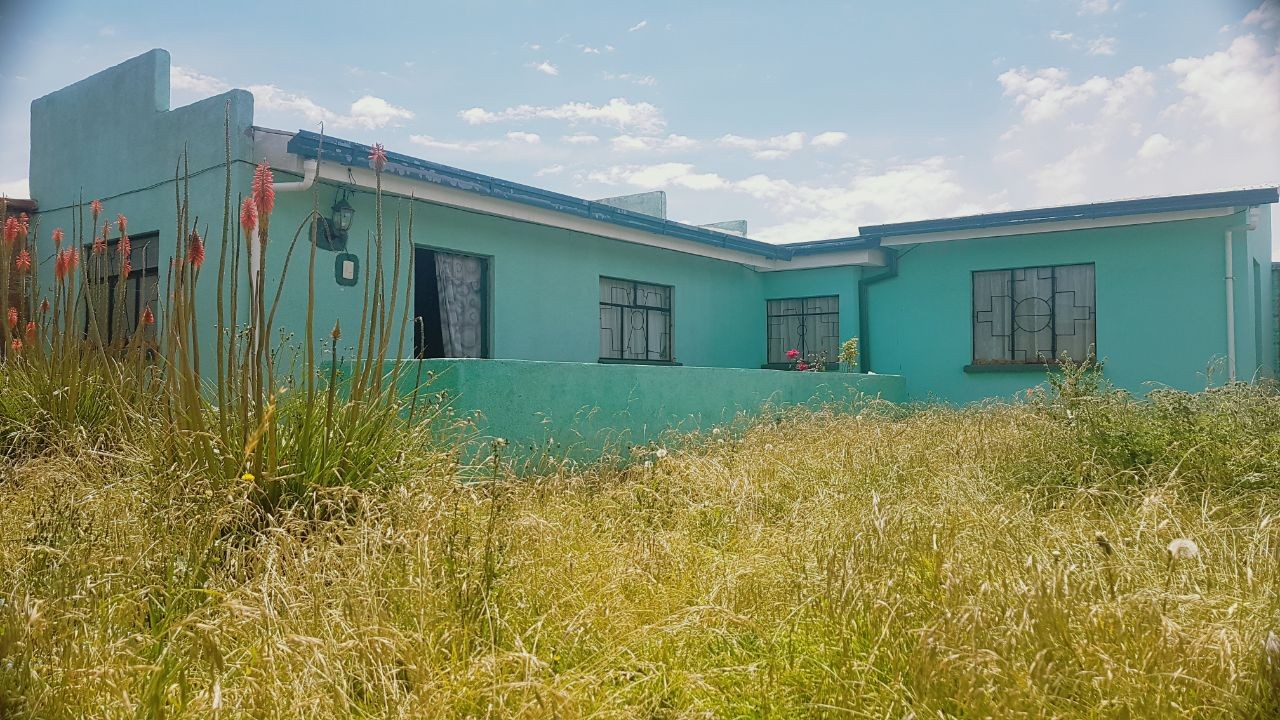 Casa en VentaCasa en Venta en el poblado de TIWANAKU - Tiahuanaco 3 dormitorios 1 baños 3 parqueos Foto 2