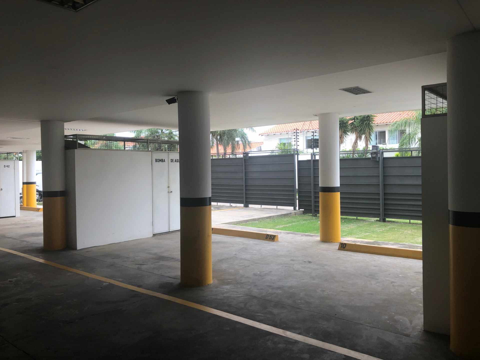 Departamento en Sirari en Santa Cruz de la Sierra 1 dormitorios 1 baños 1 parqueos Foto 16