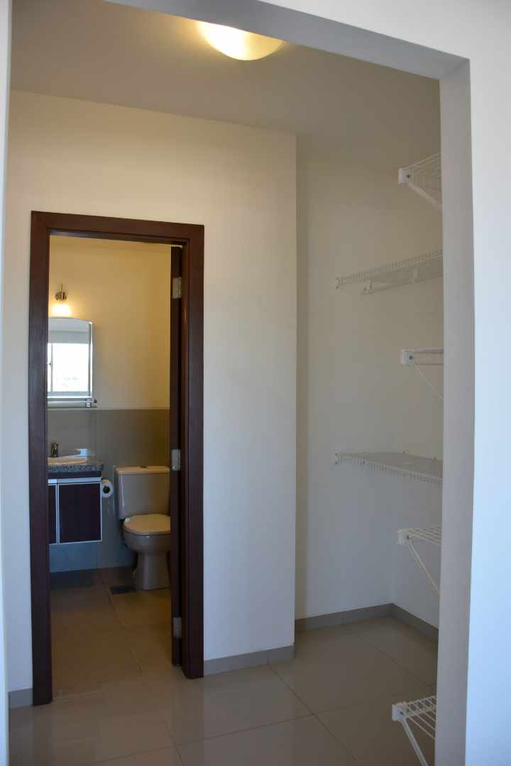 Departamento en AlquilerRadial 23 entre 3er. y 4to. anillo zona Udabol/Utepsa 1 dormitorios 1 baños  Foto 2