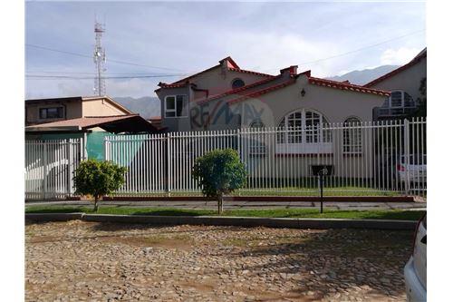 Casa en Sacaba en Cochabamba 20 dormitorios 4 baños 1 parqueos Foto 1