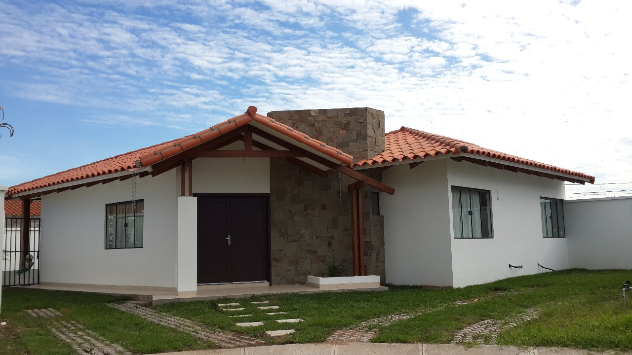 En Alquiler a $us 700 Foto 1