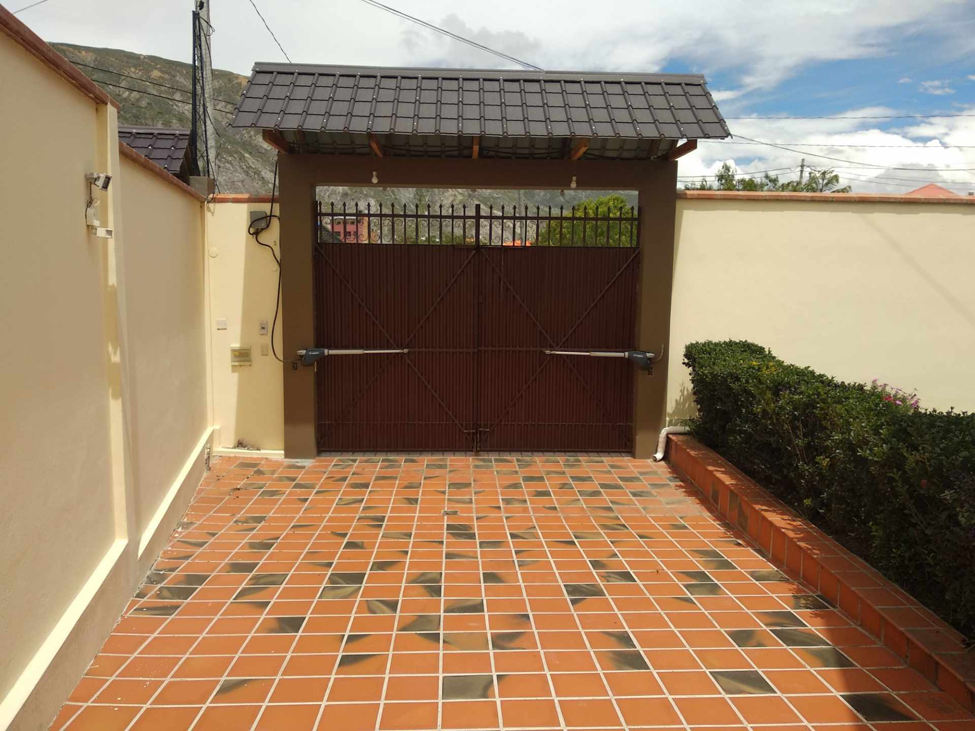 Casa en Mecapaca en La Paz 4 dormitorios 3 baños 6 parqueos Foto 14