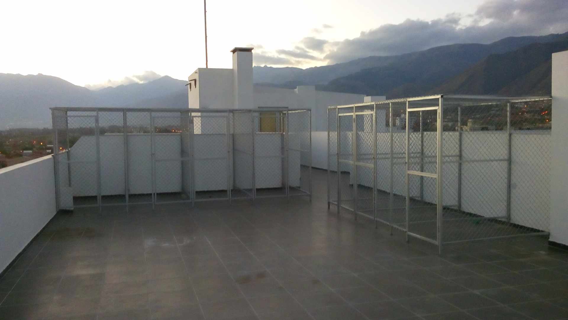 Departamento en VentaZona norte condebamba, entre la Av. Simon Lopez y calle Inca Roca, a media cuadra del mercadito 10 de febrero y a una cuadra de los bancos Union, Mercantil Santa y Cruz y otros, asi mismo a una cuadra de ferreterias y snaks. 2 dormitorios 1 baños 1 parqueos Foto 2