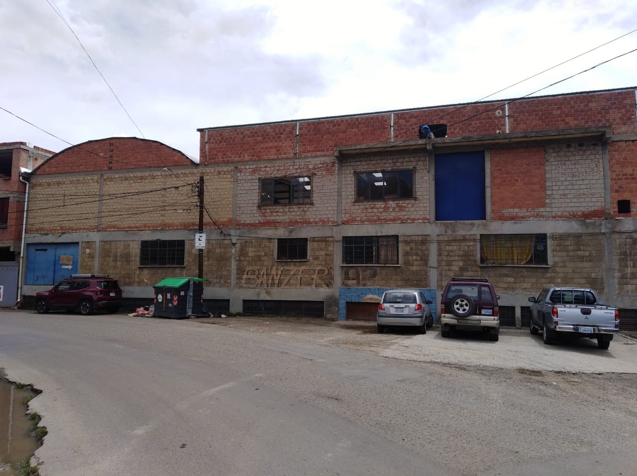 Galpón ACHACHICALA (Pura Pura) LA PAZ - BOLIVIA 
Plena conjunción de Autopista La Paz - El Alto con Av. Chacaltaya Foto 50