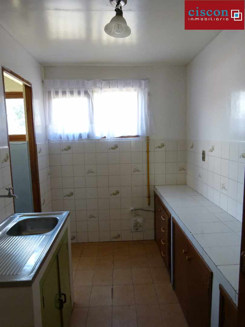 Departamento en Los Pinos en La Paz 3 dormitorios 2 baños  Foto 3