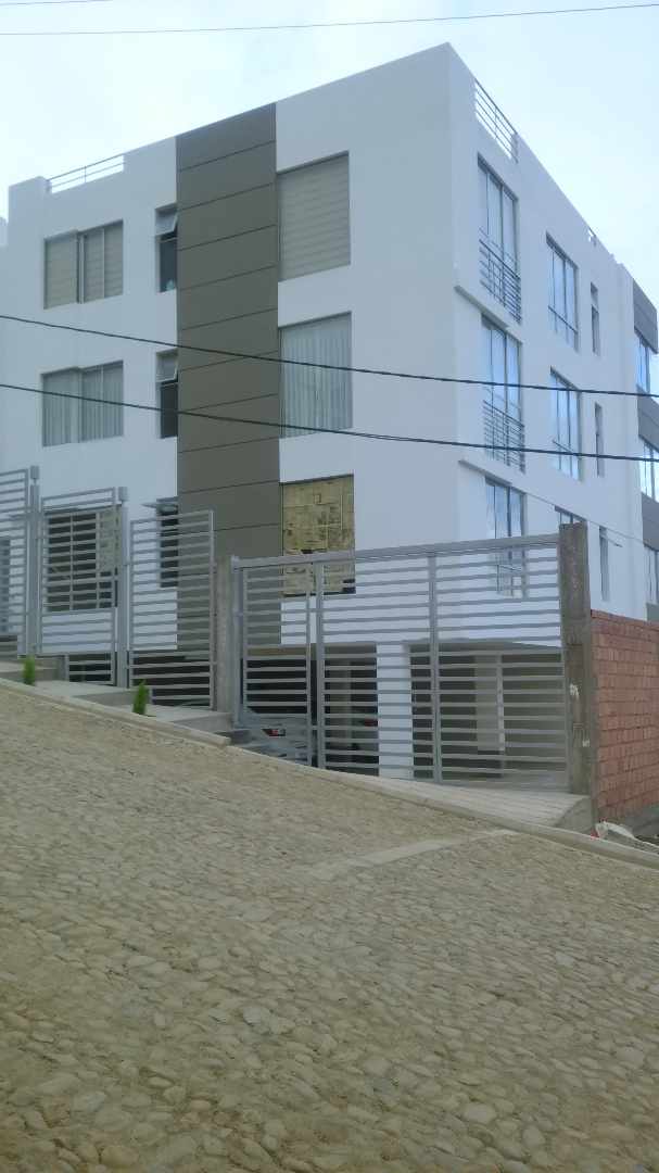 Departamento en VentaAlto Calacoto, ubicada a la altura de la calle 28 de Los Pinos, Urbanización “LA GLORIETA” Foto 12