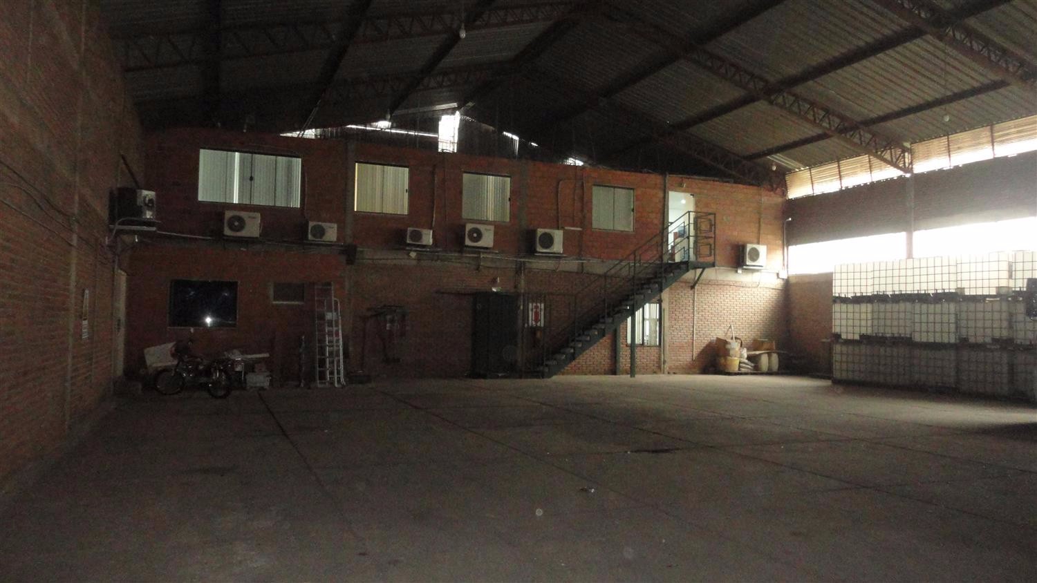 Galpón en AlquilerZona Parque Industrial, sobre 4to. Anillo Av. Paragua Foto 7