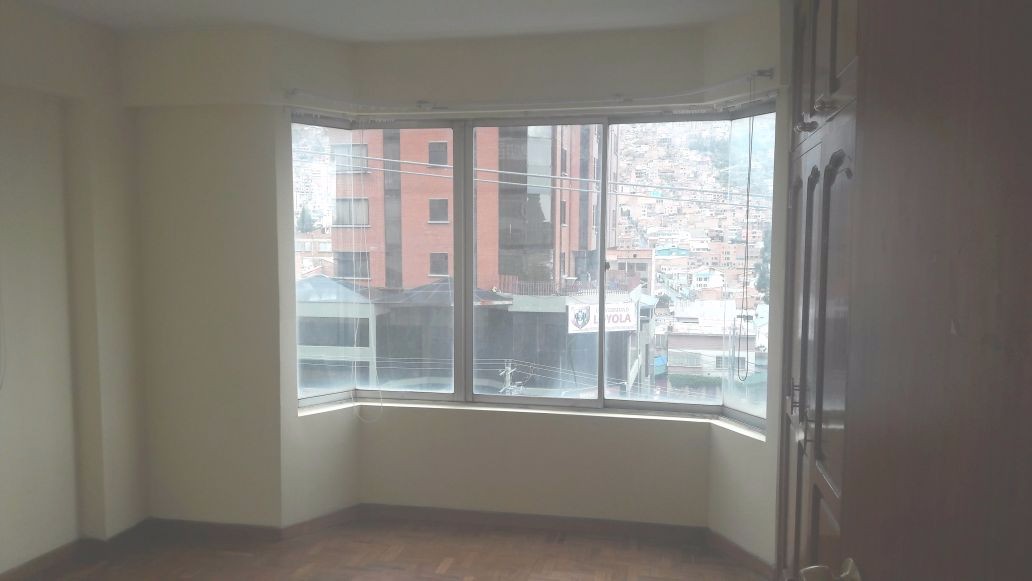 Departamento en Miraflores en La Paz 3 dormitorios 3 baños  Foto 8