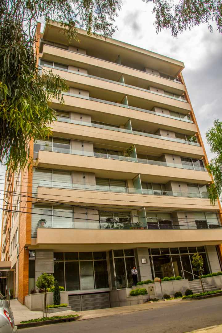 Departamento Parque Fidel Anze, entre Av. Pando y Av. Melchor Urquidi Foto 3