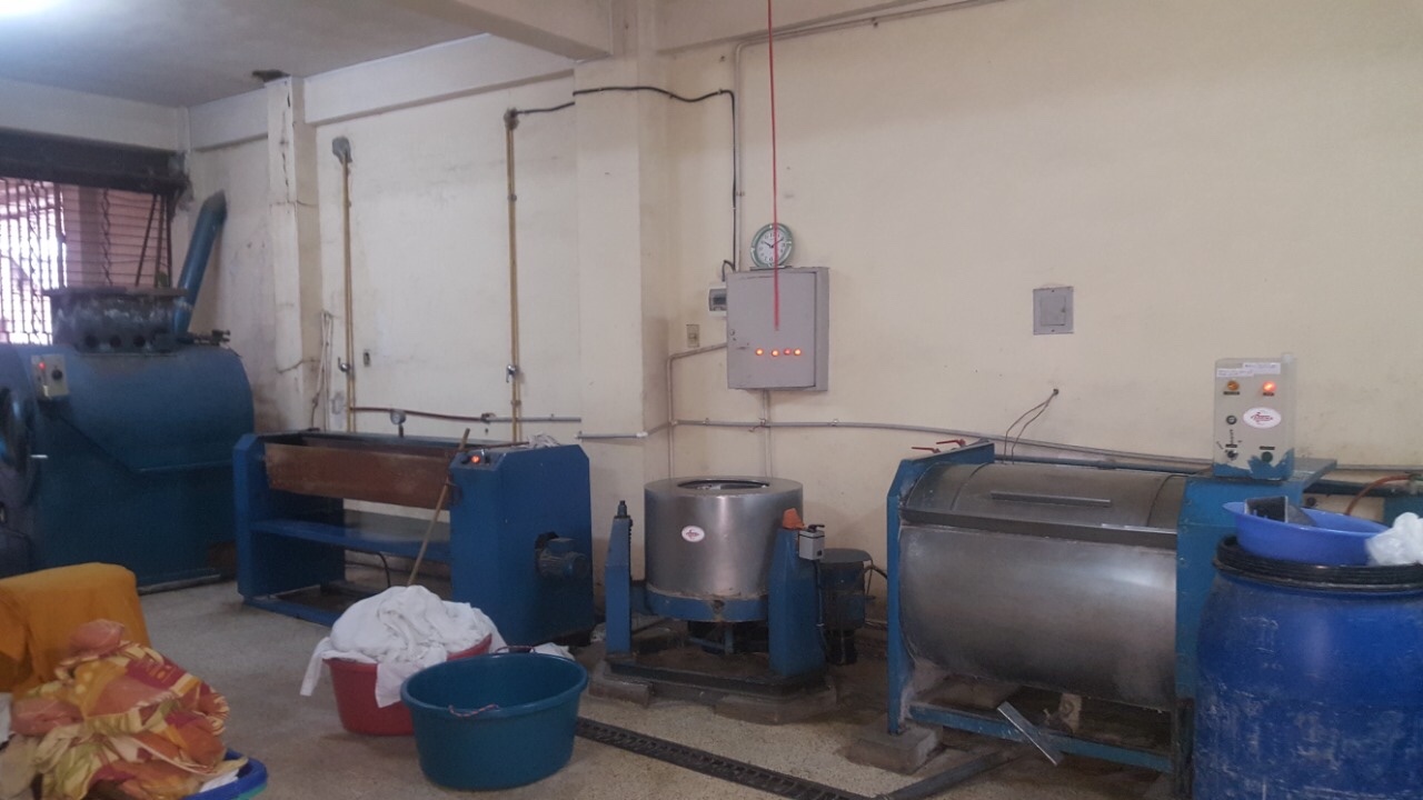 Edificio en VentaEN VENTA Hotel con ALTO FLUJO de huéspedes Calle Florida a 1/2 cuadra de la Av. Cañoto  62 dormitorios 70 baños 30 parqueos Foto 4