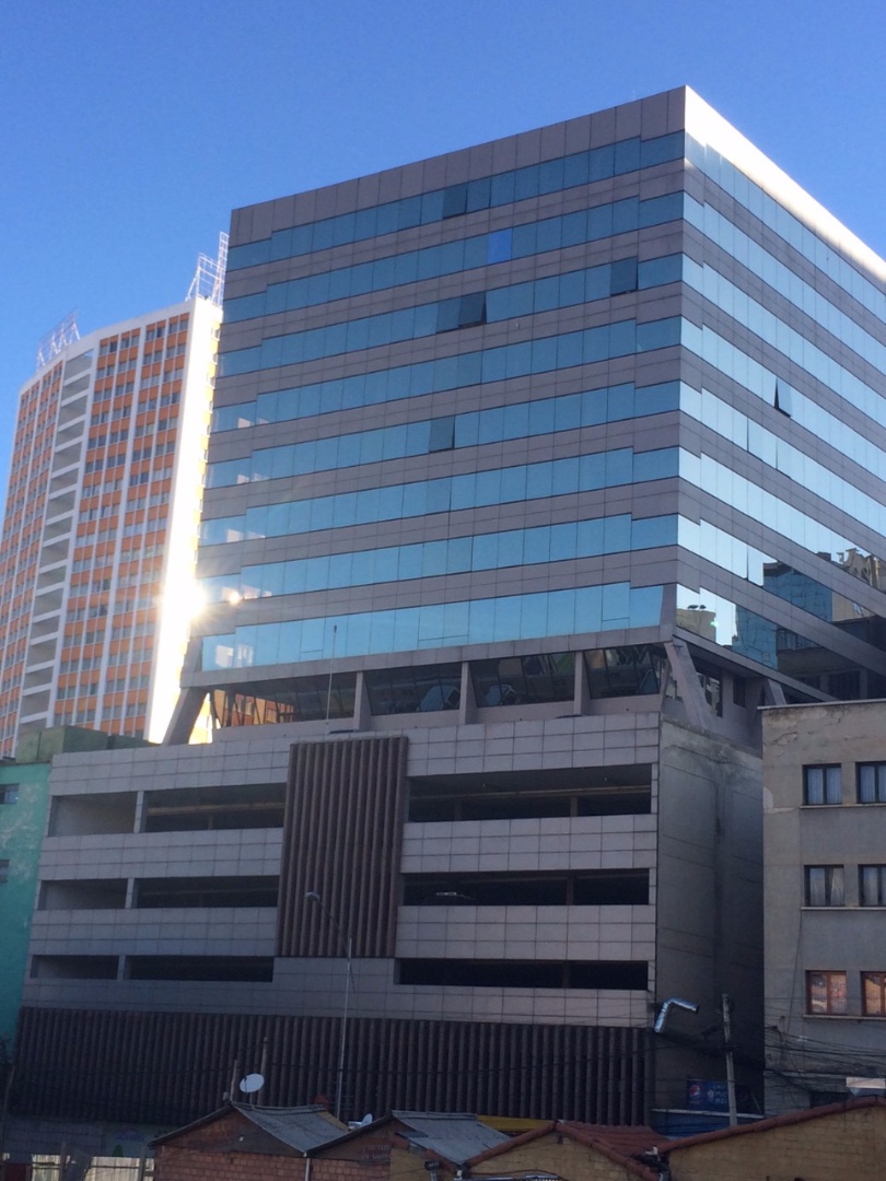 Oficina en AlquilerFederico Suazo esq. Bueno,Nº 1598  Edificio Park Inn,  Foto 1