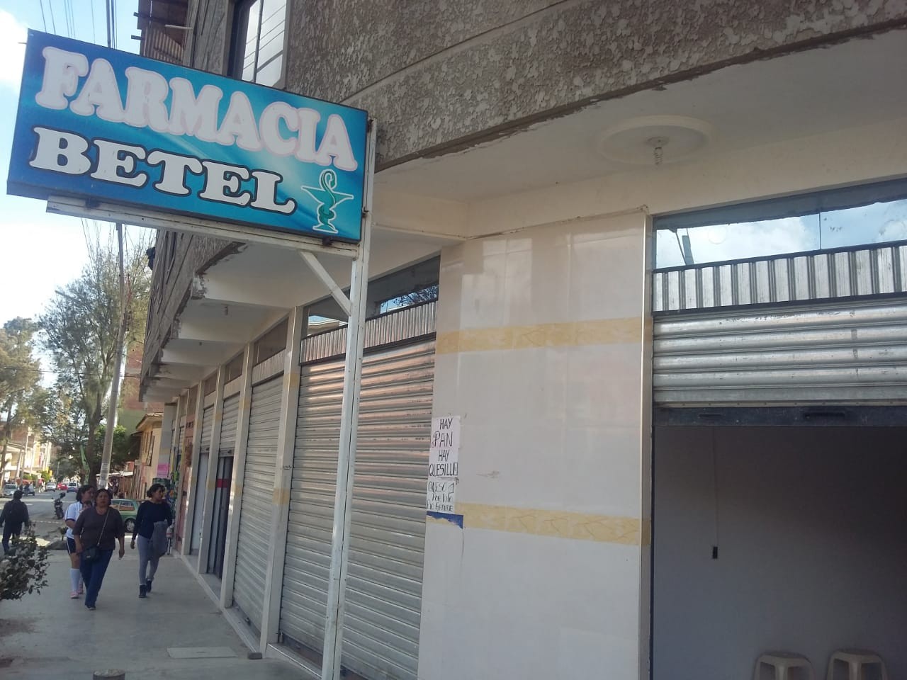 Local comercial en VentaTiquipaya Av Reducto esquina cullavi frente a la escuela simon bolivar

 Foto 2