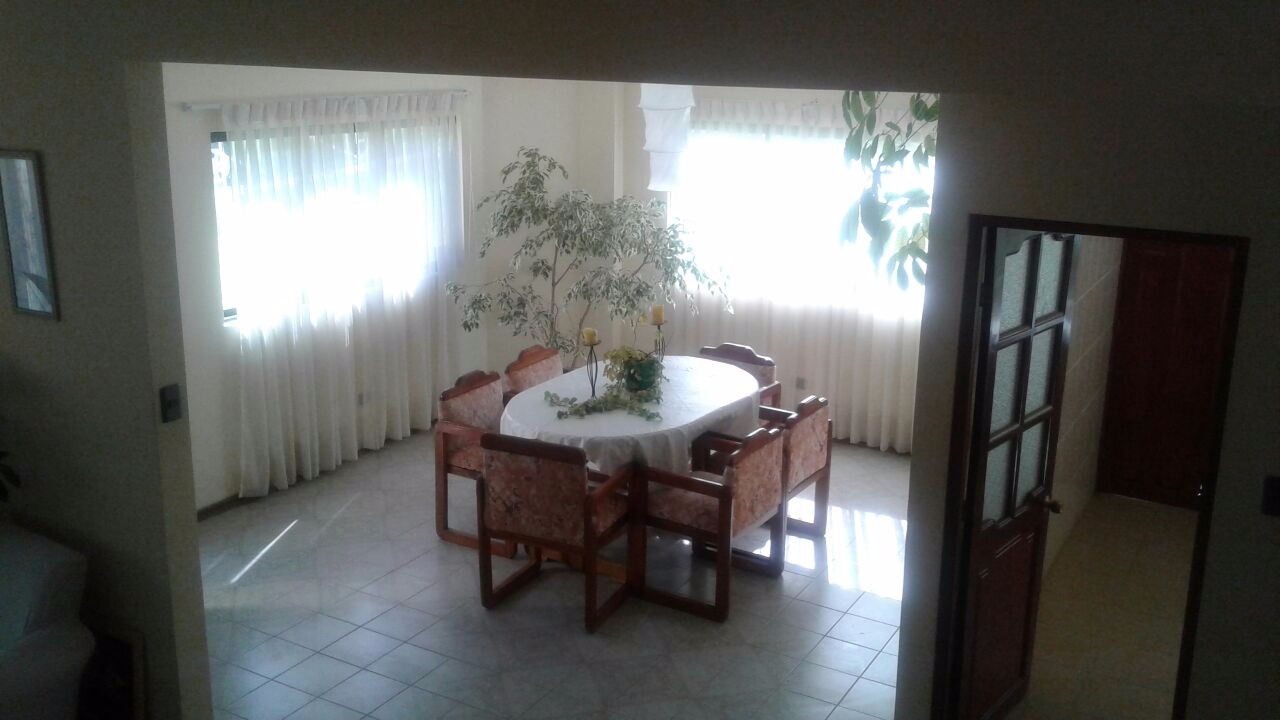 Casa en Achocalla en La Paz 5 dormitorios 4 baños 1 parqueos Foto 1
