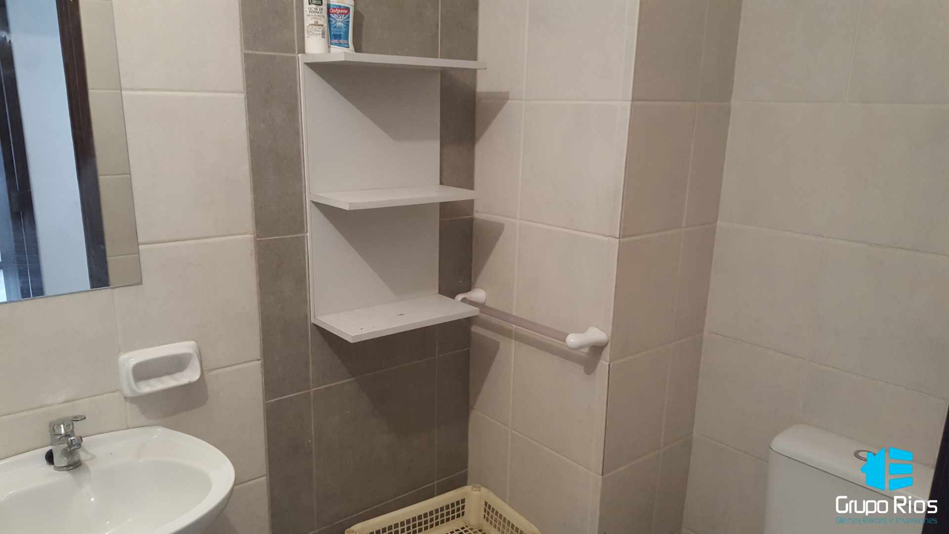 Departamento en VentaAvenida Santa Cruz y ciclovia a dos cuadras de la avenida america Foto 6