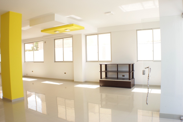 Local comercial en VentaCalle Alcibiades Guzmán casi Av. Santa Cruz Foto 13