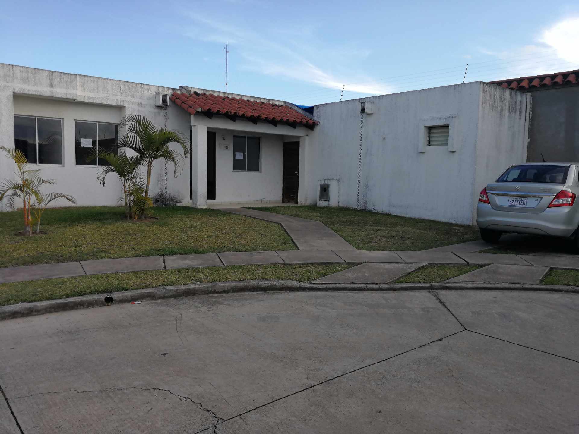 Casa en AlquilerZONA NORTE, AV. BANZER KM 9;EXCLUSIVO CONDOMINIO CASA EN ALQUILER Foto 1