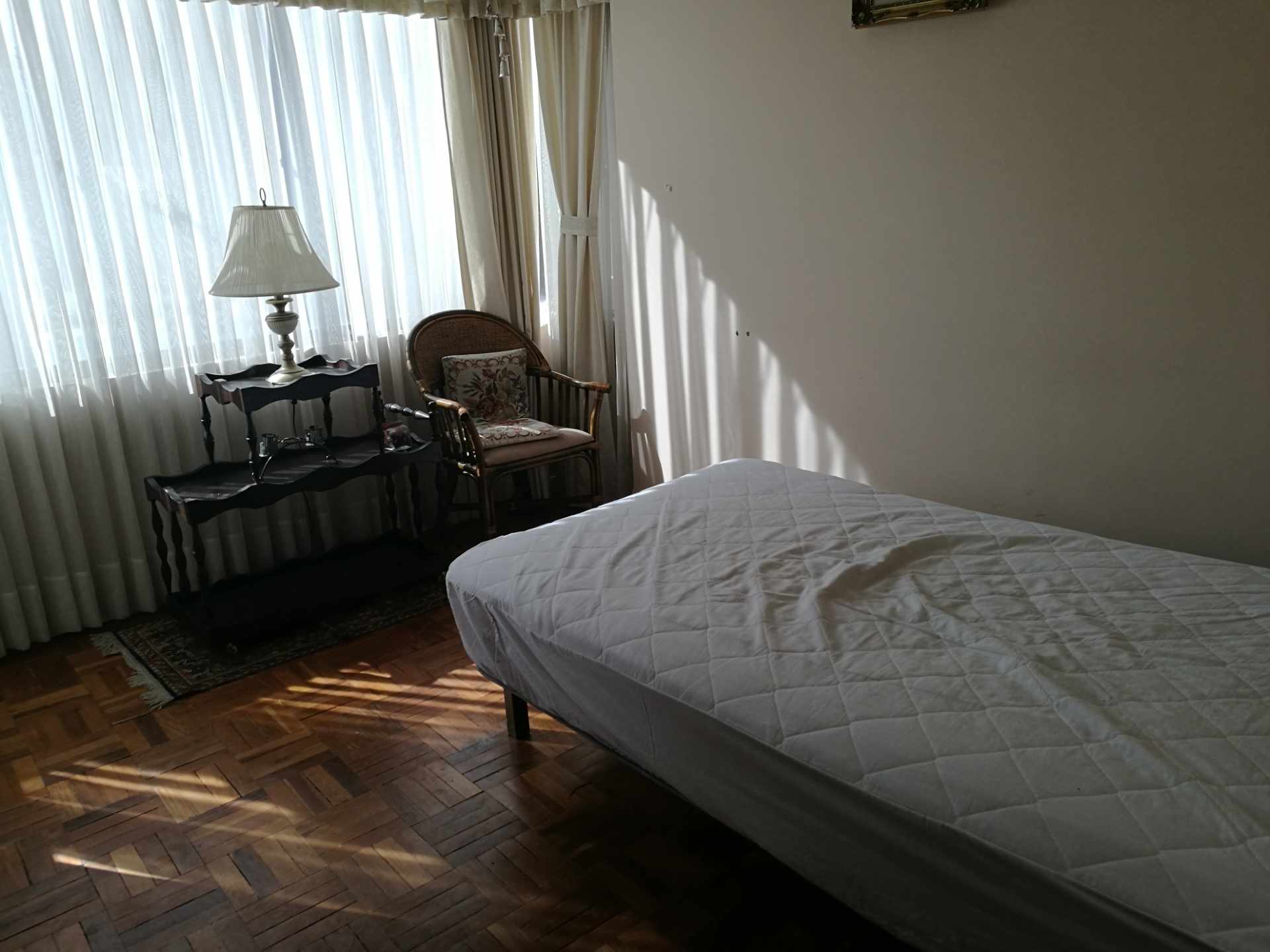 Departamento Los Nuevos Pinos bonito departamento amoblado y equipado de 2 dormitorios en suite, living - comedor, chimenea. Foto 4