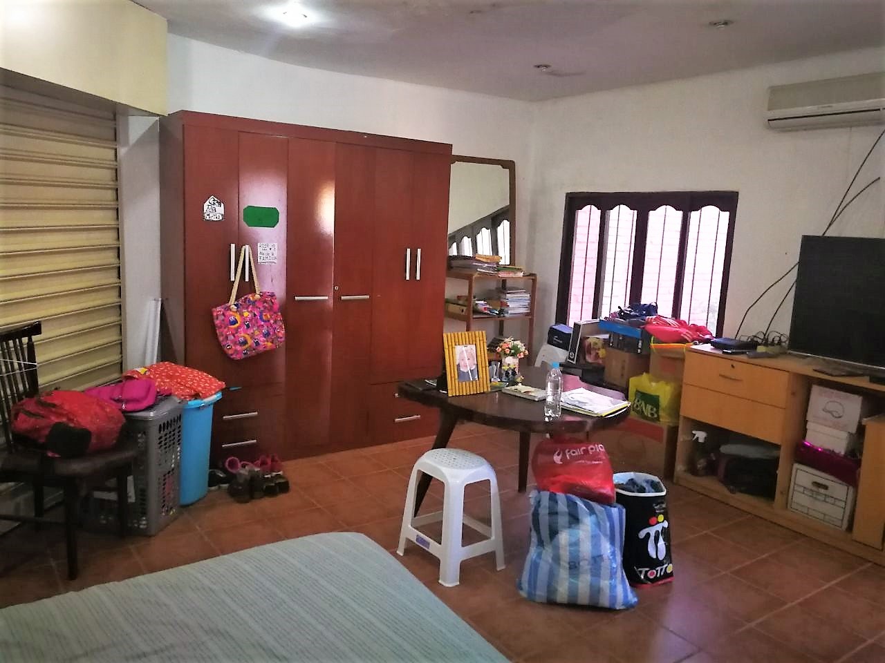 Casa  Barrio Héroes del Chaco, a solo 5 cuadras de la Av. 3 Pasos al frente Foto 3